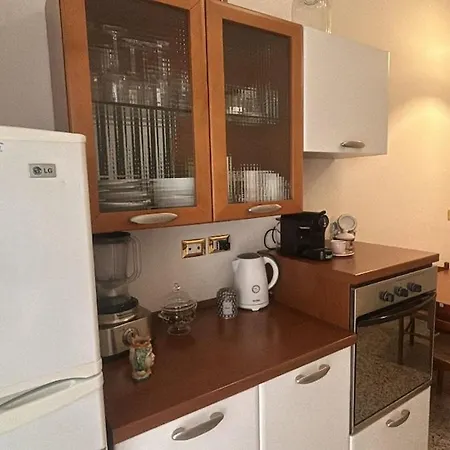 Paola' S Home-terrace And Metro Apartment *